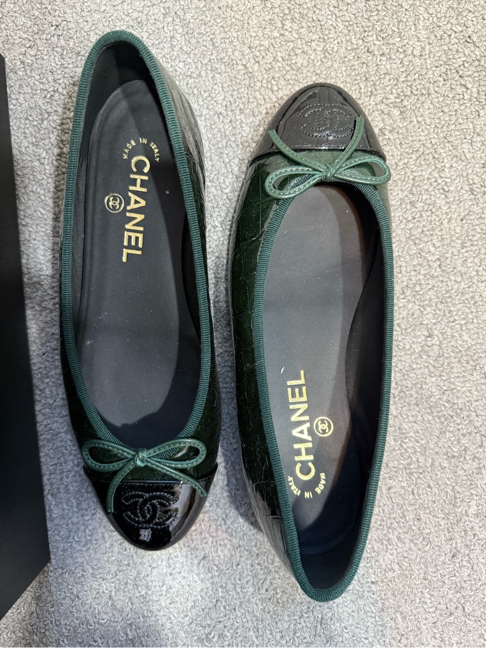 CHANEL Dark Green Croc Patent Leather Ballet Flats with Black Accents